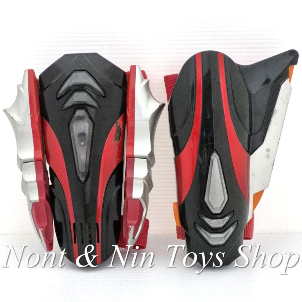 Ultraman Nexus DX Armed Mephisto .. ข้อมือแปลงร่าง / อาวุธ ของ Dark Mephisto จากเรื่อง อุลตร้าแมน เน