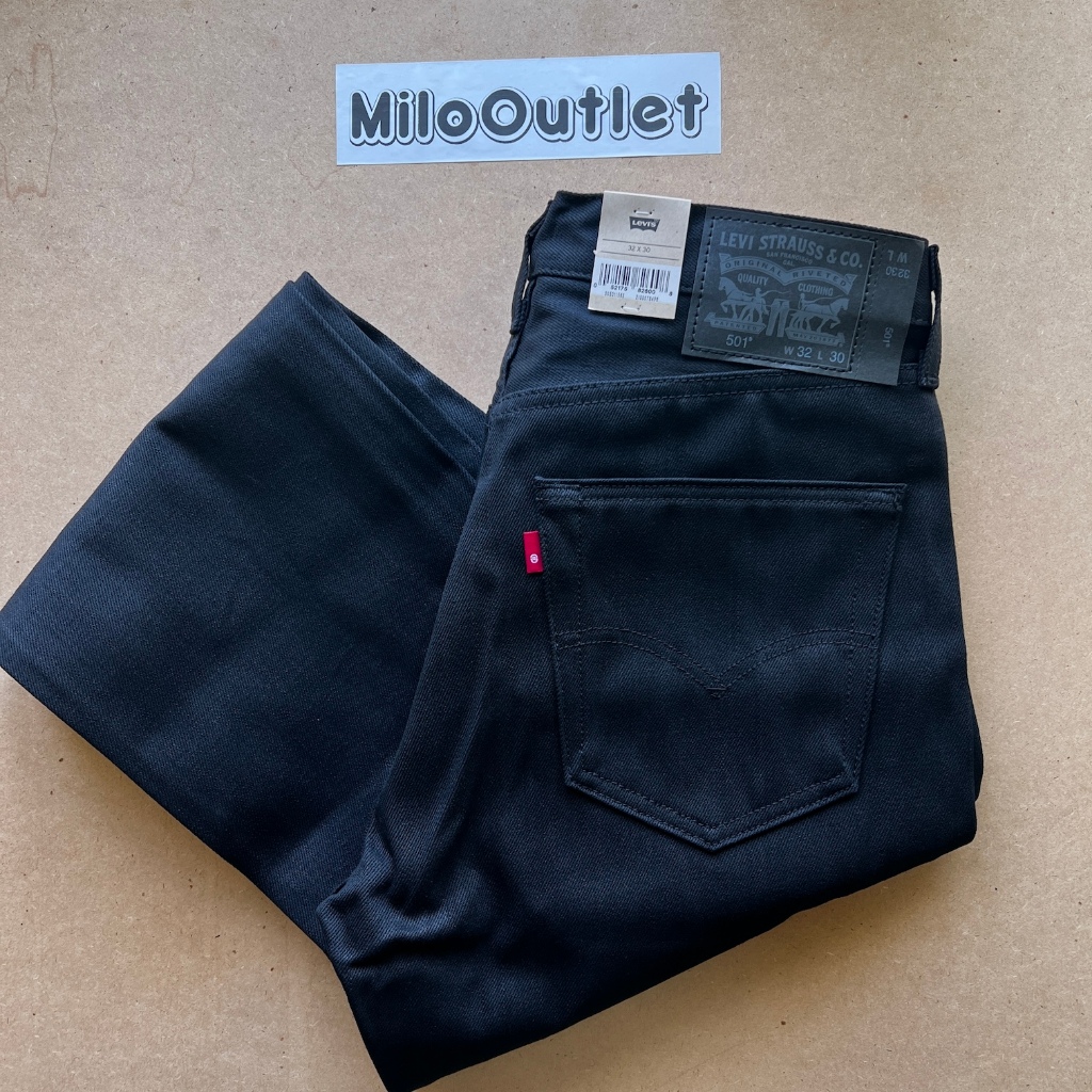 กางเกงยีนส์ Levi’s 501 STF SuperBlack สีดำ รหัสผ้า 1582 Made in Mexico ของแท้ 100%