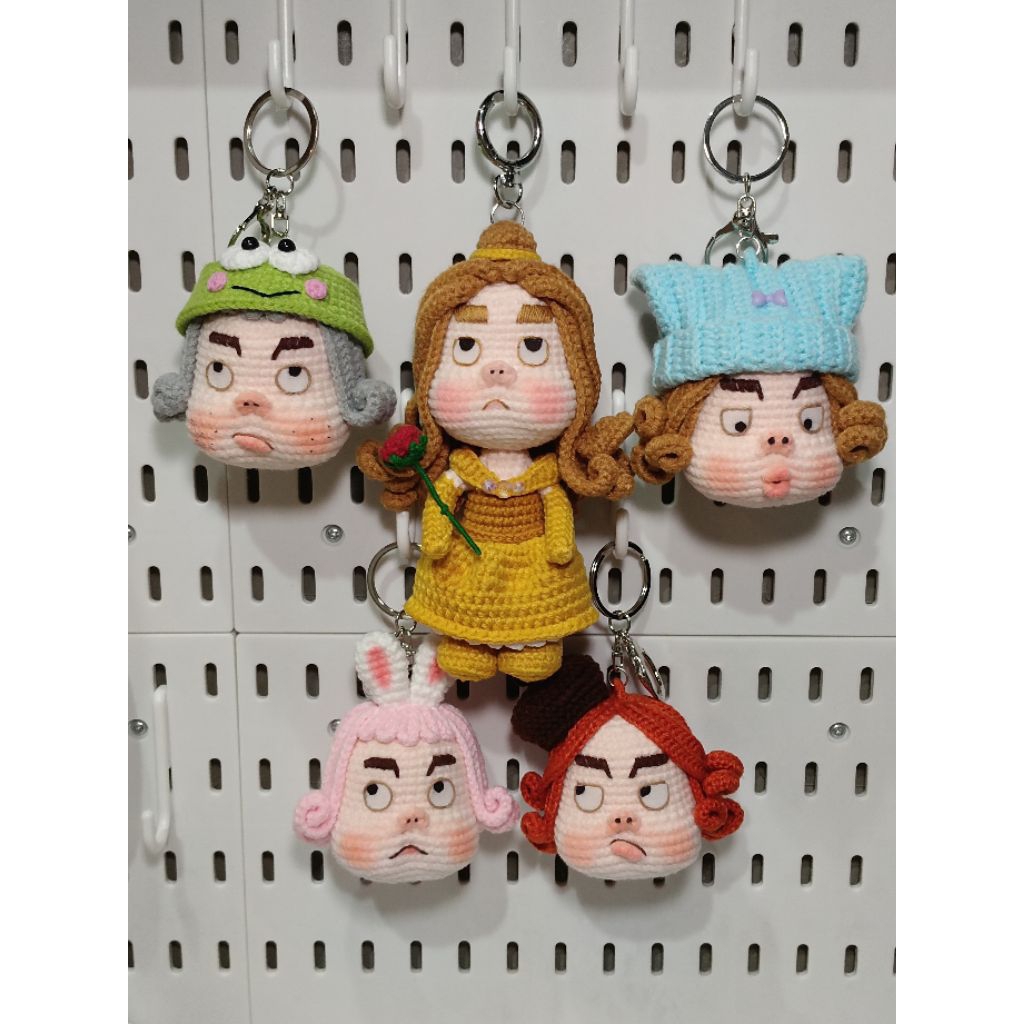 สั่งถักออกแบบเอง น้องบูด moody girl ตุ๊กตาหมอสม พวงกุญแจตุ๊กตาถักโครเชต์ไหมคอตตอนนม