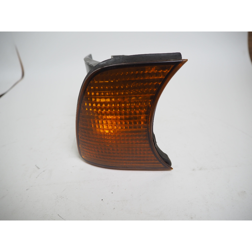 ไฟเลี้ยวหน้าซ้าย BMW E34 เบอร์อะไหล่42760R6/155042 มือ2