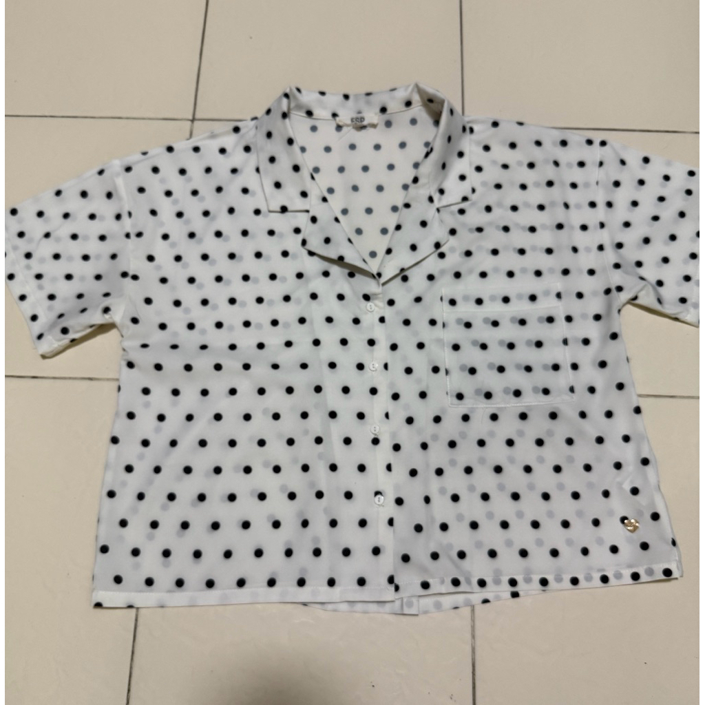 ESP เสื้อเชิ้ตลายจุดโพกาดอท Polkadot Shirt เสื้อผ้าแฟชั่นผู้หญิง แขนสั้น freesize