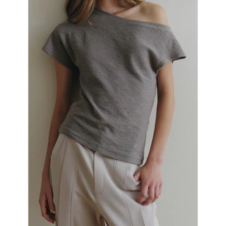 (สินค้าพร้อมส่ง) Hounddown - Sil Off-Shoulder Top