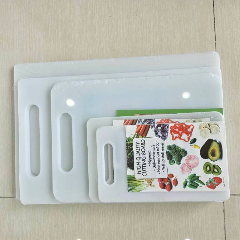 เขียงสี่เหลี่ยมพลาสติกใ ช้ประโยชน์ได้หลายอย่าง(สินค้าส่งจากไทย)