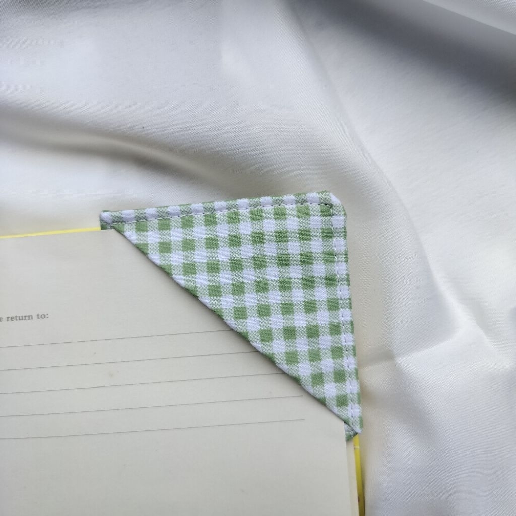 ที่คั่นมุมหนังสือผ้า (Fabric book mark)