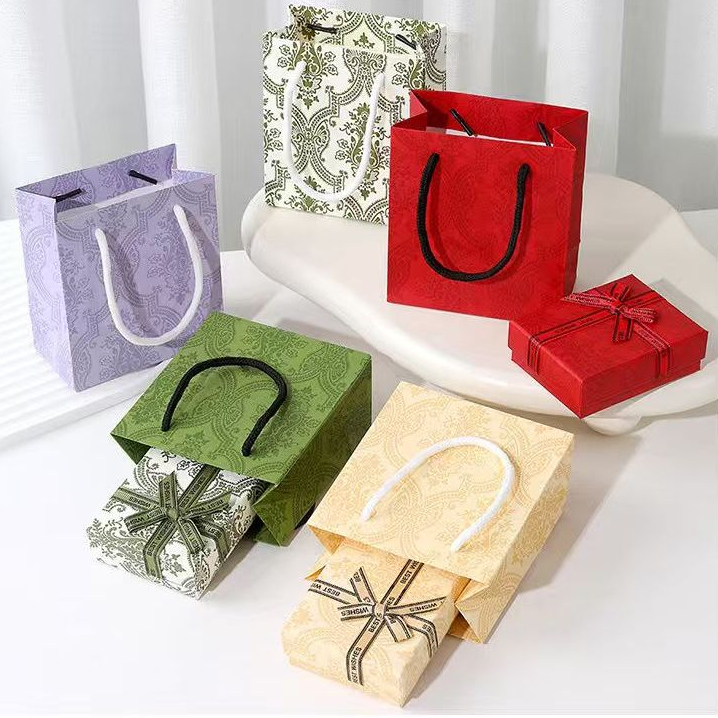 🧸🧸BAG🧸🧸 ถุงกระดาษ มินิ ลายไทย ขนาดเล็ก ใส่เครื่องประดับ น้ำหอม ถุงน่ารัก ลายสีพาสเทล ขนาด 11*12*6 cm