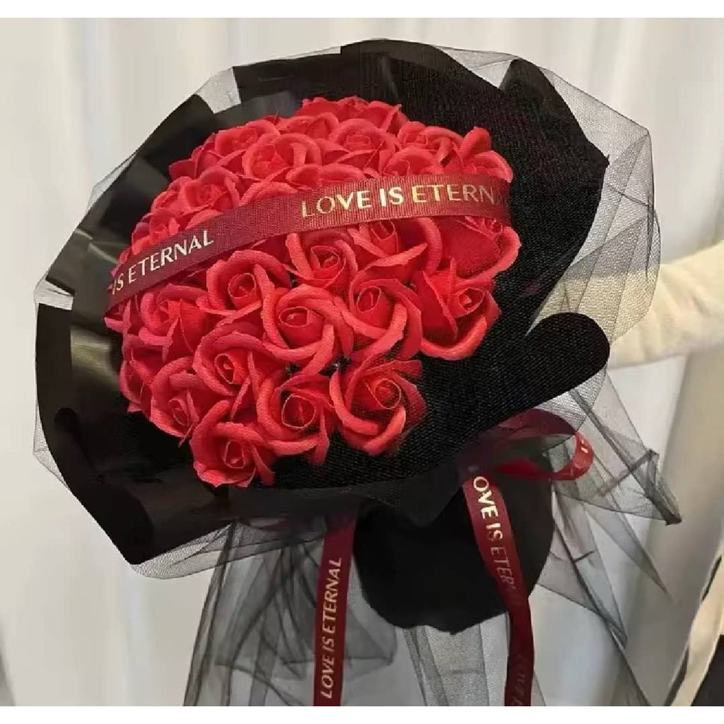 Ready Stock 33 Rose well wrapped Valentine's Day Gift Anniversary Marriage Red Roses Bouquet Soap Ro