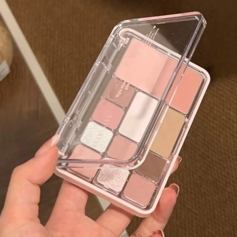 YIYIWU พาเลตตา 12 สี บลัชออน-ไฮไลต์-เฉดดิ้ง ครบในตลับเดียว thumbnail 3