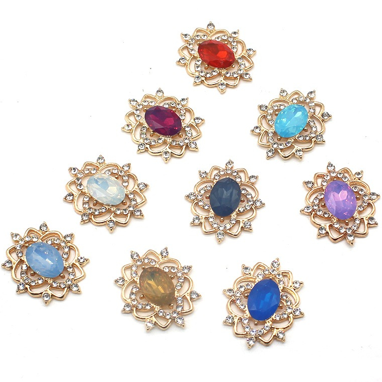 PL09*พร้อมส่ง* สวยเกินต้านเพชพลอยรประดับรูปไข่ฐานทอง ขนาด 27*31 มม.