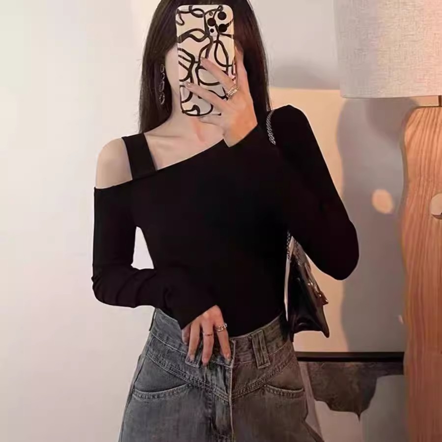 เสื้อยืดผู้หญิงแขนยาว ทรงเข้ารูป เปิดไหล่ คอเอียง คอกว้าง แฟชั่นฤดูใบไม้ผลิ-ใบไม้ร่วง รุ่นใหม่ เรียบหรู สไตล์เก๋