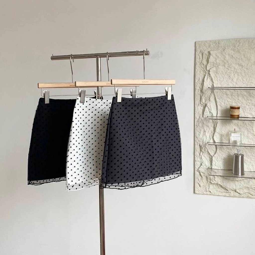LILY งานป้าย งานนำเข้า กระโปรงสั้นลายดอท Polka Dot งานสวยตรงปก ดีเทลน่ารัก แมทช์ง่ายสุดๆค่า