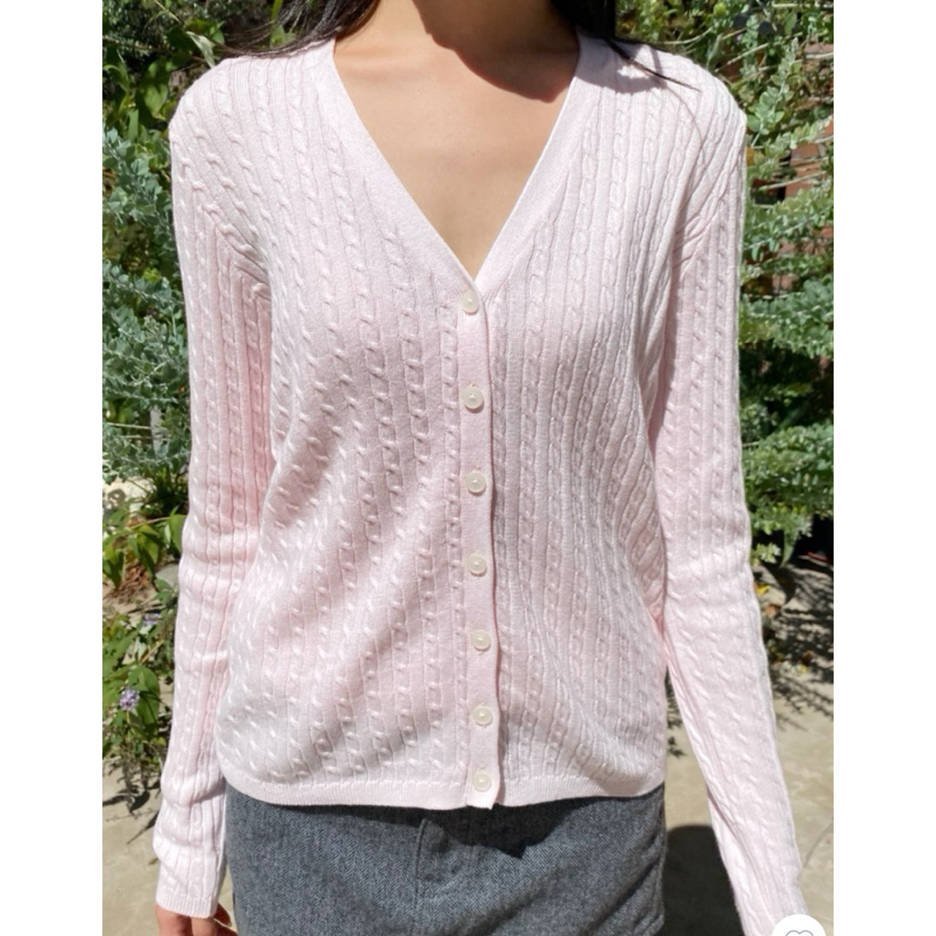 พร้อมส่ง 🎀 Brandy Melville | Zoe V-Neck Knit Cardigan (Pink)