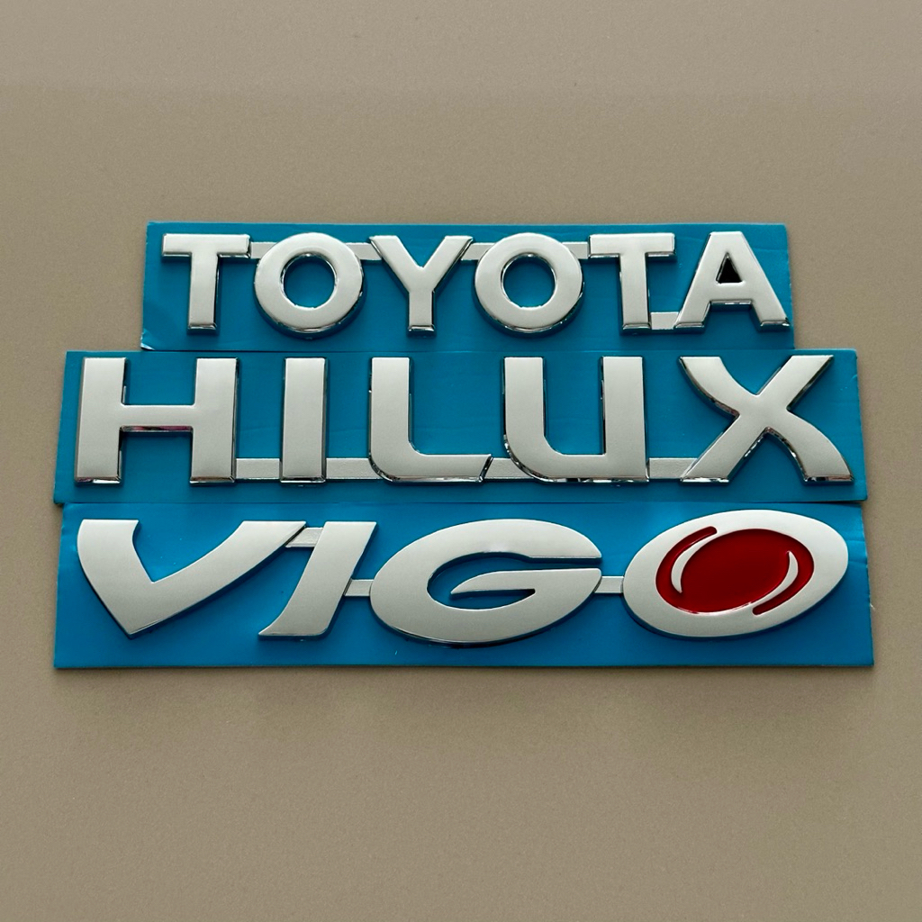โลโก้ TOYOTA HILUX VIGO ตัวหนังสือฝาท้าย (จำนวน 3 ชิ้น)