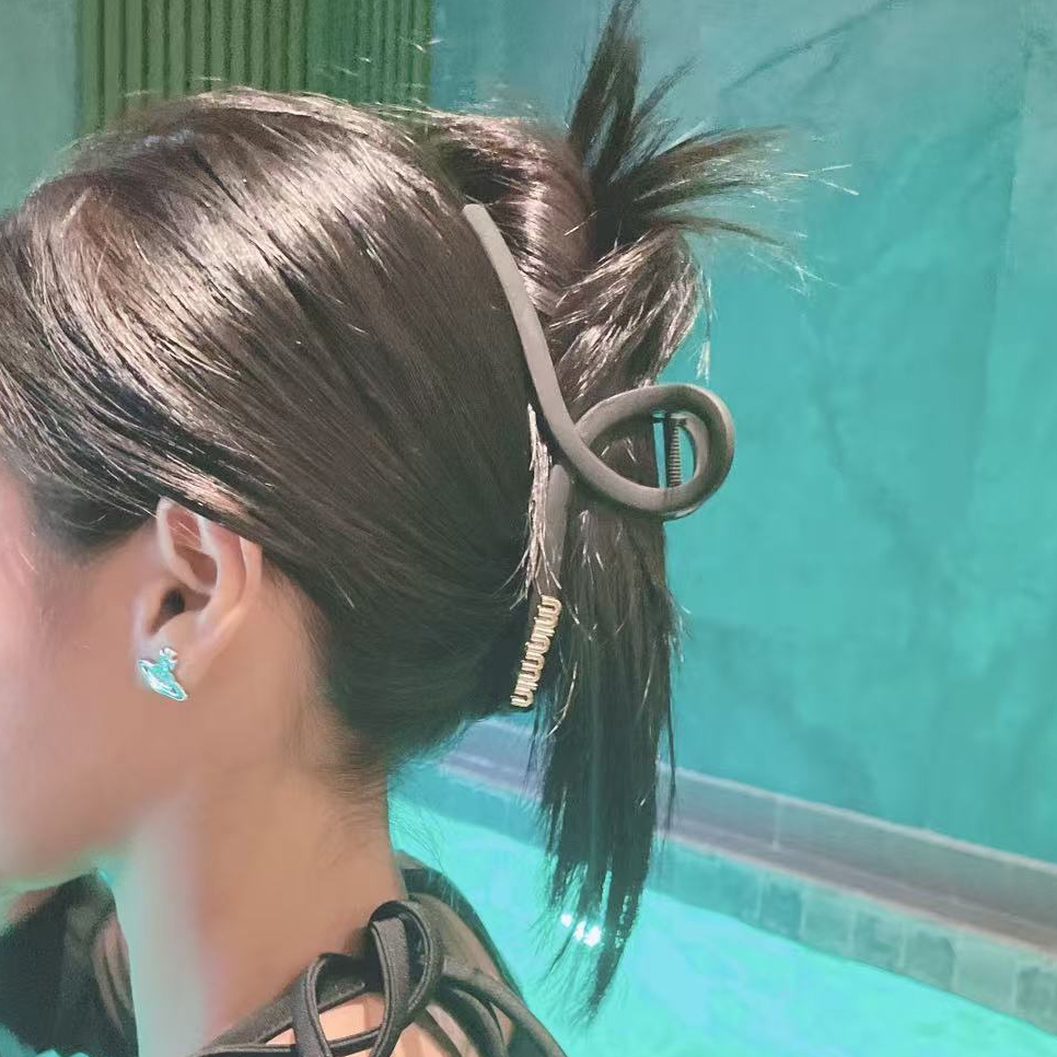 กิ๊บหนีบผมผู้หญิง min กิ๊บติดผมแฟชั่น สไตล์เกาหลี สี่เหลี่ยม สีดำ ขนาดใหญ่ ราคาถูก พร้อมจัดส่งที่ไทย - รูปที่ 4