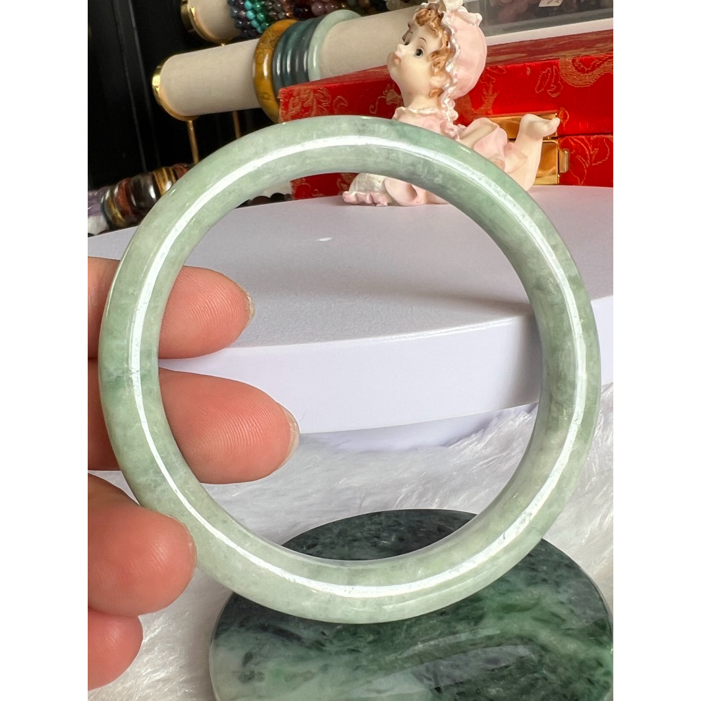 J48 กำไลหยกพม่าเจไดต์ทรงมวนบุหรี่ก้านเล็ก ข้อมือ 59.5 มม.