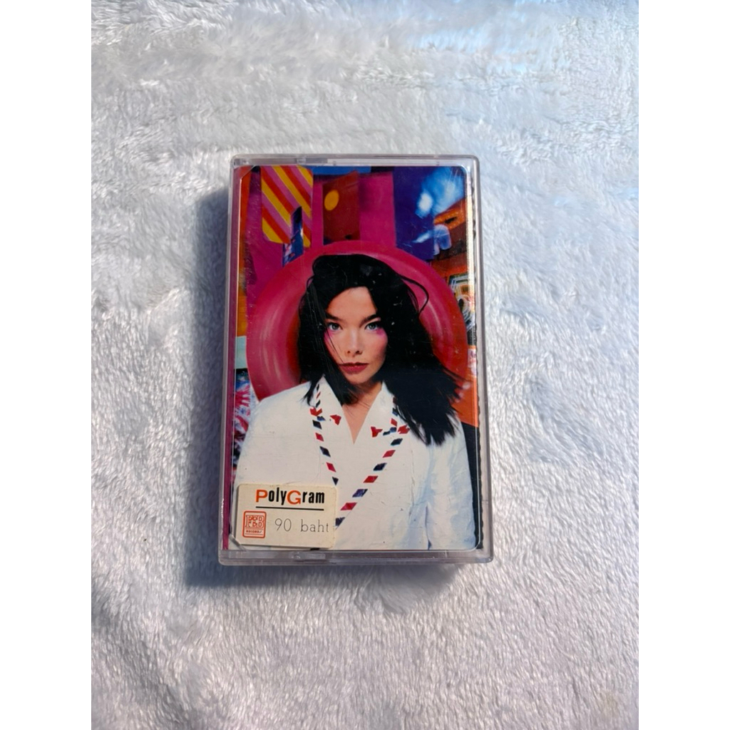 Björk / Post / Cassette Tape มือสอง (มีตำหนิตามรูป)