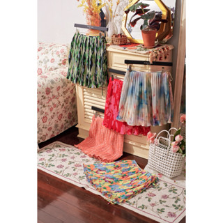Aunchadabrand - Swalla pleat skirt กระโปรงกางเกงผ้าพิมพ์ลายอ…