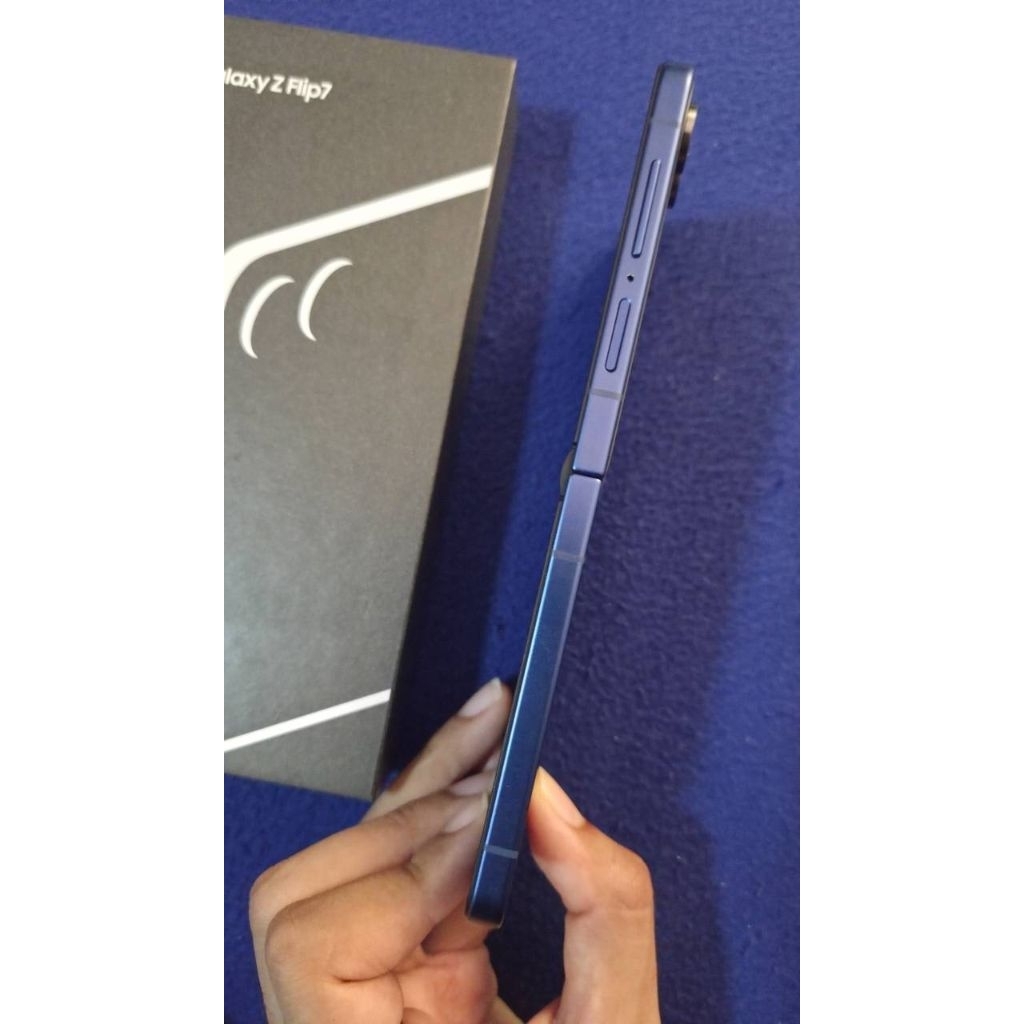 Galaxy Z Flip7 12/256 มือสอง