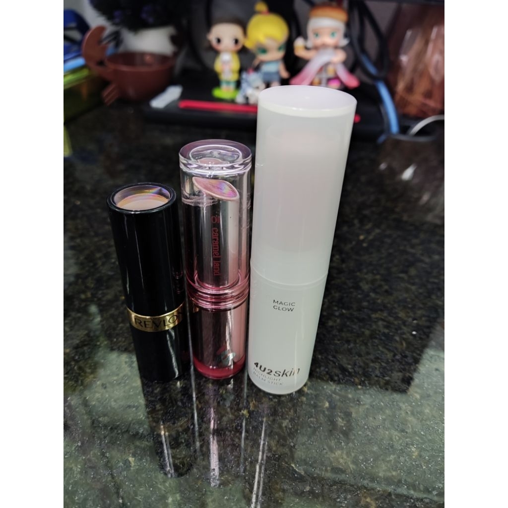 1.ลิปสติก revlon 2. ไฮไลท์ 4u2 highlight 3.ลิปกลอส 4u2