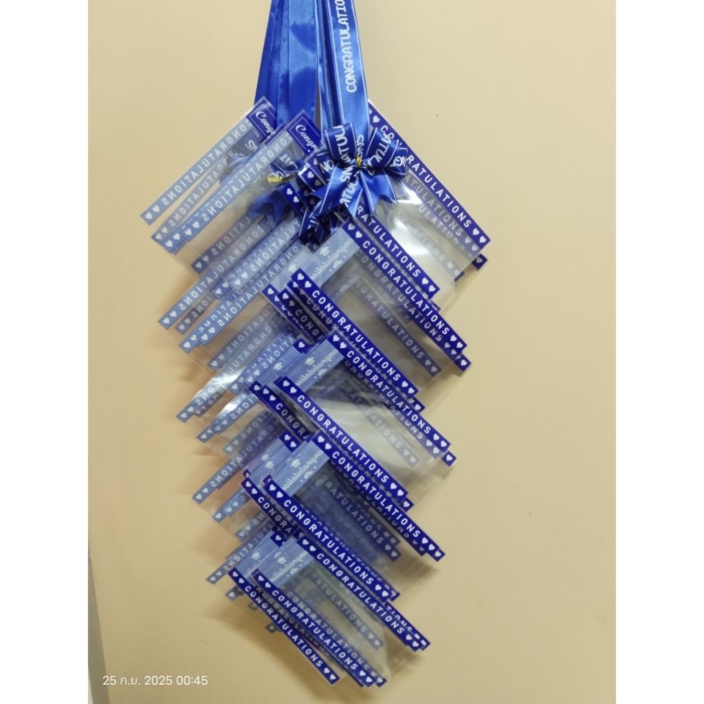 มาลัย congratulation โบว์สีน้ำเงิน ใส่ธนบัตรได้ 10 ใบค่ะ