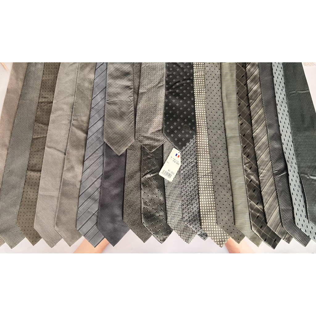 Set2️⃣8️⃣🩶gray tie เนคไทสีเทา  แบบผูก มือหนึ่ง มือสอง นำเข้าญี่ปุ่น มีงานแบรนด์