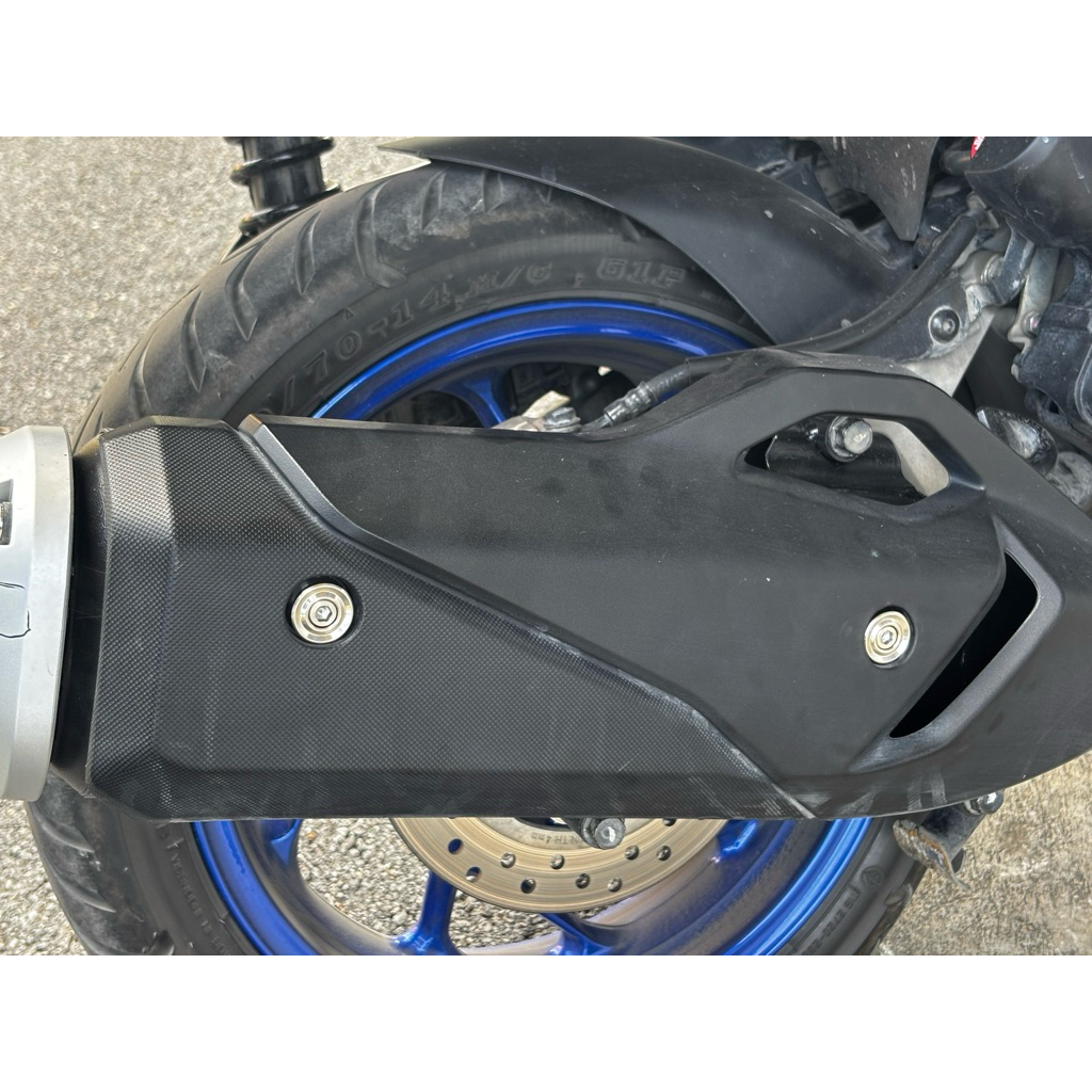 ชุดบูทฝาครอบท่อ Giorno.Lead.Pcx.CLick160. สแตนเลส ราคาชุดละ(1 ชุด ได้ น๊อต 2 บูท 2)