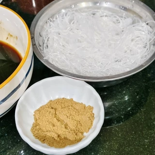 ผงกุ้งอบวุ้นเส้น ผงอบวุ้นเส้น กุ้งอบวุ้นเส้น ขนาด 15 กรัม