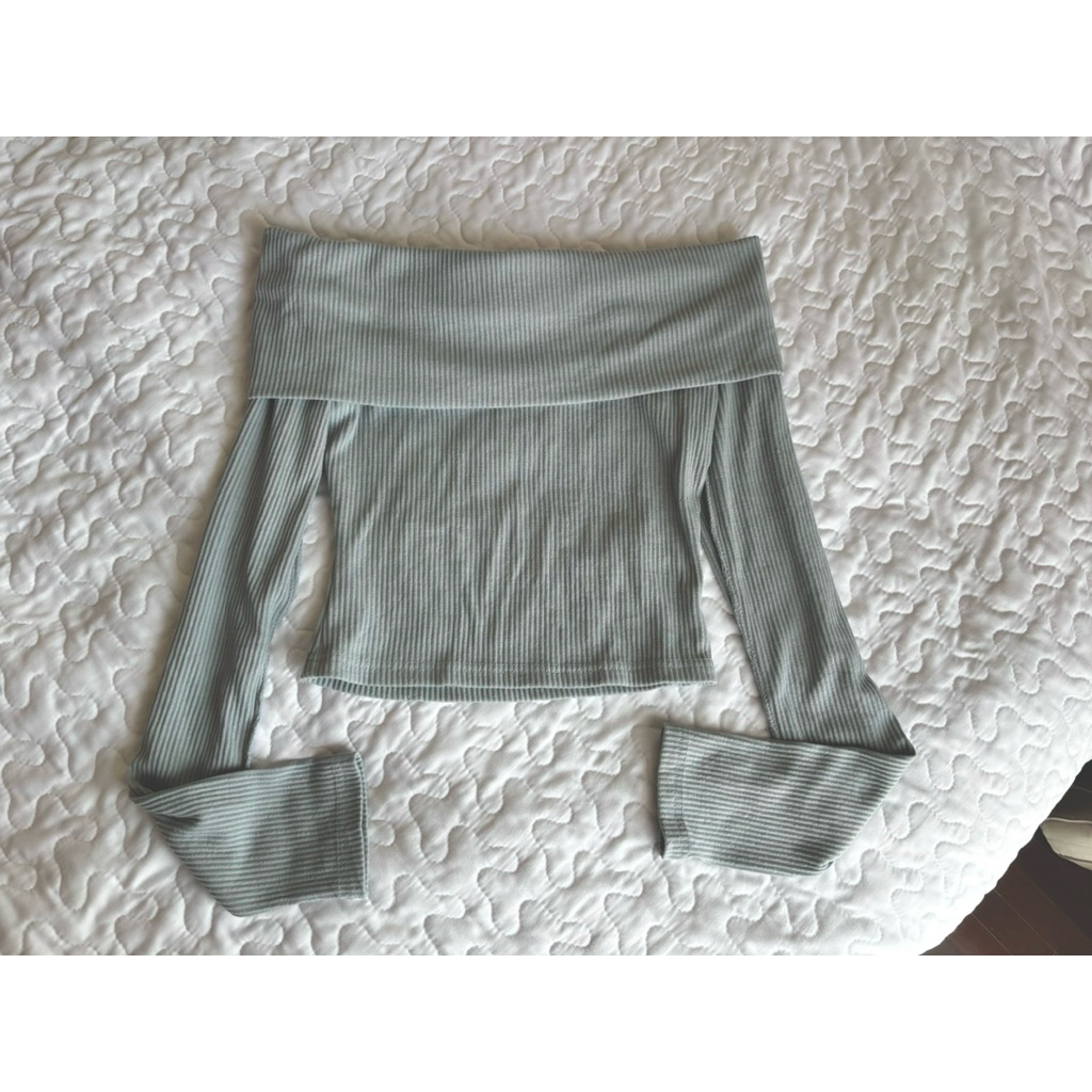 Dazy เสื้อเปิดไหล่ แบรนด์เนมมือสอง