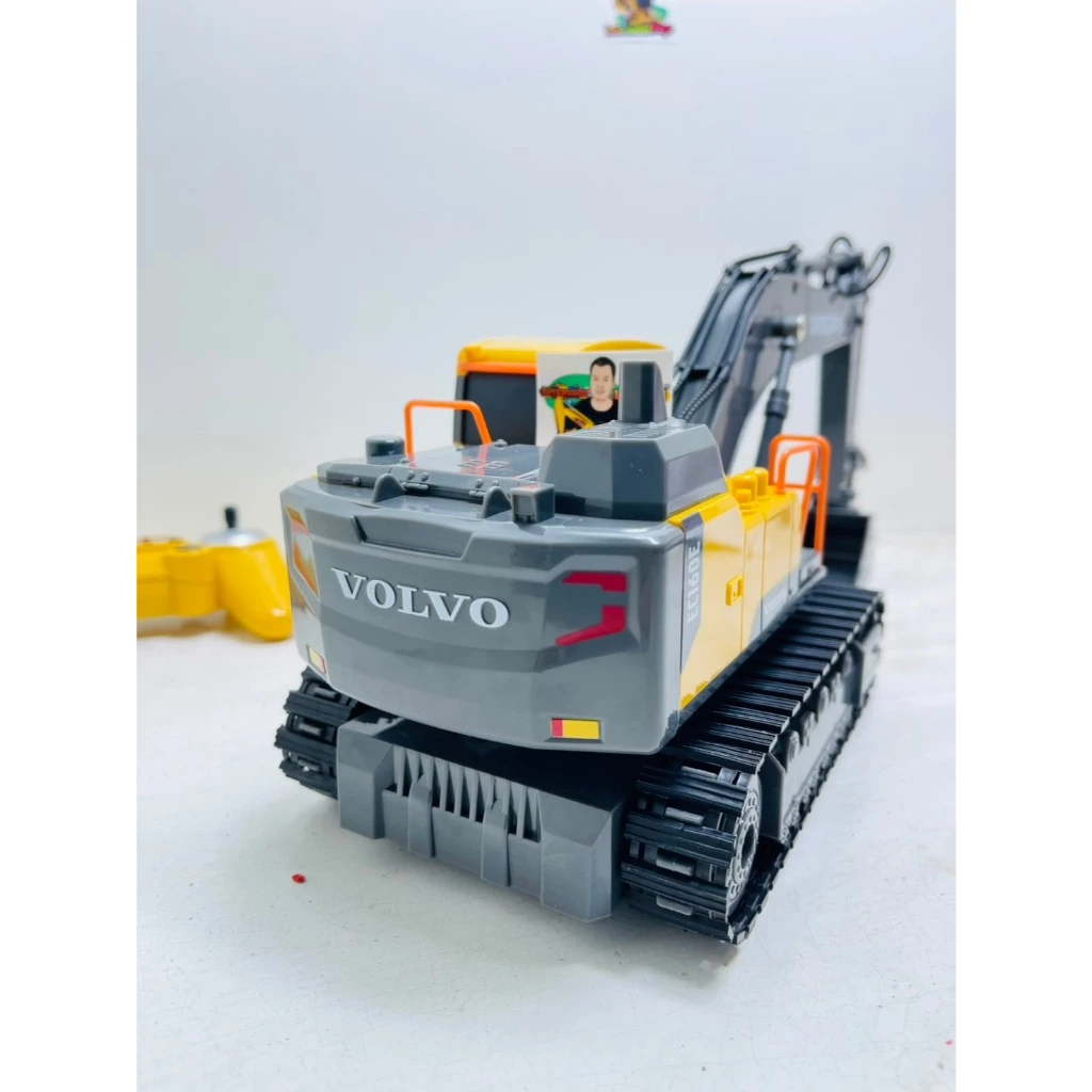 Volvo รถแม็กโคร วอลโว่ มินิ บังคับ คันใหญ่ 1:26 ขนาด 12x16x35 Cm ควบคุมได้สมจริง สำหรับผู้ชื่นชอบรถโมเดลคลาสสิก thumbnail 5