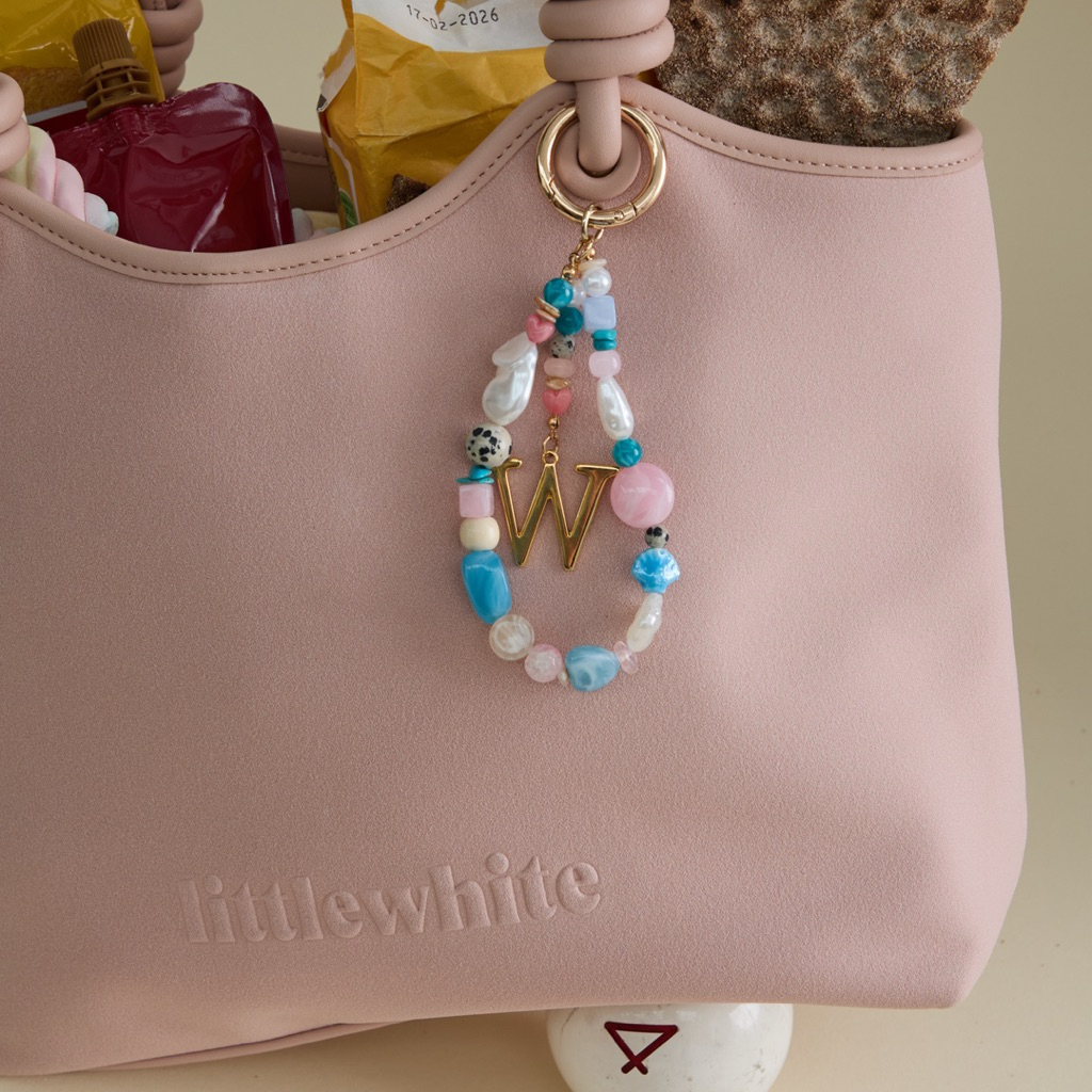 Littlewhitestore Bag charm พวงกุญแจลูกปัด (เลือกตัวอักษร A-Z ได้) รูปที่ 4
