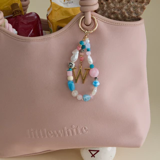 Littlewhitestore Bag charm พวงกุญแจลูกปัด (เลือกตัวอักษร A-Z ได้)