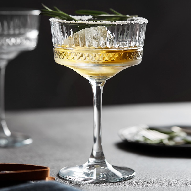 แก้วเครื่องดื่มสไตล์ญึ่ปุ่น ใส่ไอศครีม น้ำผลไม้ ดีไซน์สวยงาม ทรงสูง Martini  Cocktail 240ML