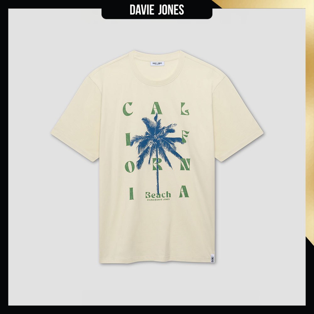 DAVIE JONES เสื้อยืด พิมพ์ลาย Graphic Regular Fit T-Shirt TB0502 สีครีม