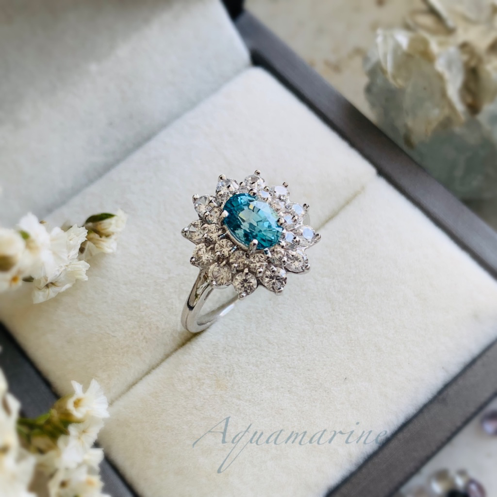 แหวนพลอยเพทายฟ้า 5x7 mm.( Blue Zircon )ดีไซน์ฝังล้อม 2 ชั้น ด้วยพลอยเพทายขาว