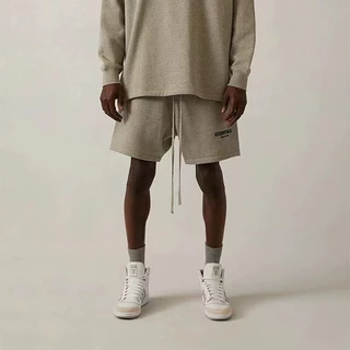 ส่วนลด 50 % Fear of God Essentials SS22 Sweat Shorts กางเกงขาสั้น Logo กำมะหยี่ ใส่สบาย ลุคดูแพง