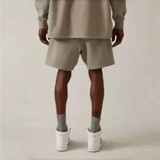 ส่วนลด 50 % Fear of God Essentials SS22 Sweat Shorts กางเกงขาสั้น Logo กำมะหยี่ ใส่สบาย ลุคดูแพง