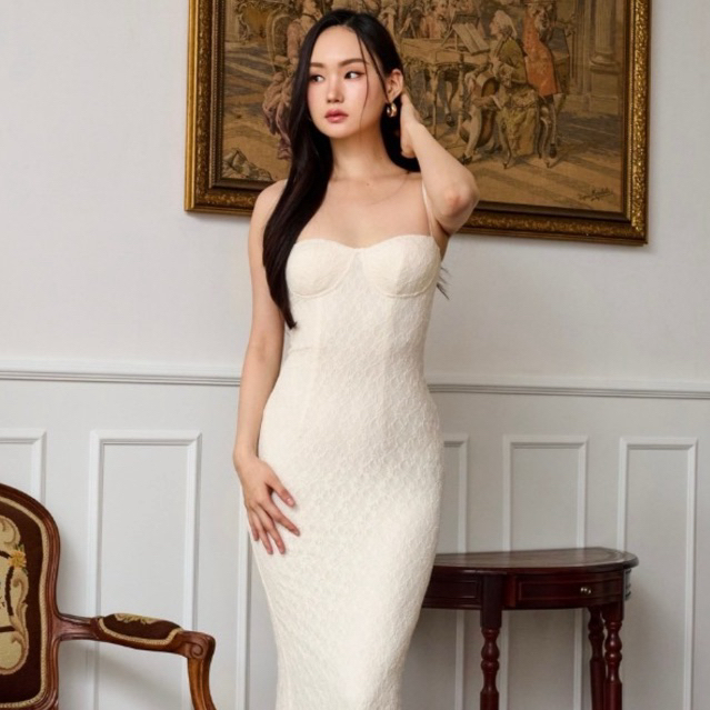 Fabrique.co - Lace Bustier Dress เดรสออกงาน เดรสใส่เล่น เดรสลูกไม้ เดรสไปงานแต่ง เดรสยาว เดรสขาว แฟชั่นผู้หญิง ชุดไปงาน