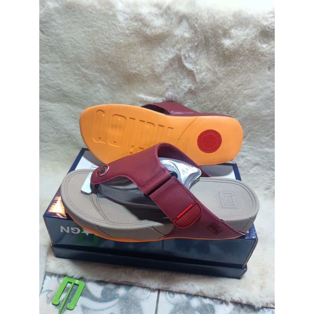 รองเท้าหุ่นดีแบบหนังรุ่นใหม่รุ่นของผู้ชายมีหลายสีมีไซส์ 40-45 สนใจกดสั่งซื้อขายาวของมิกซ์พร้อม