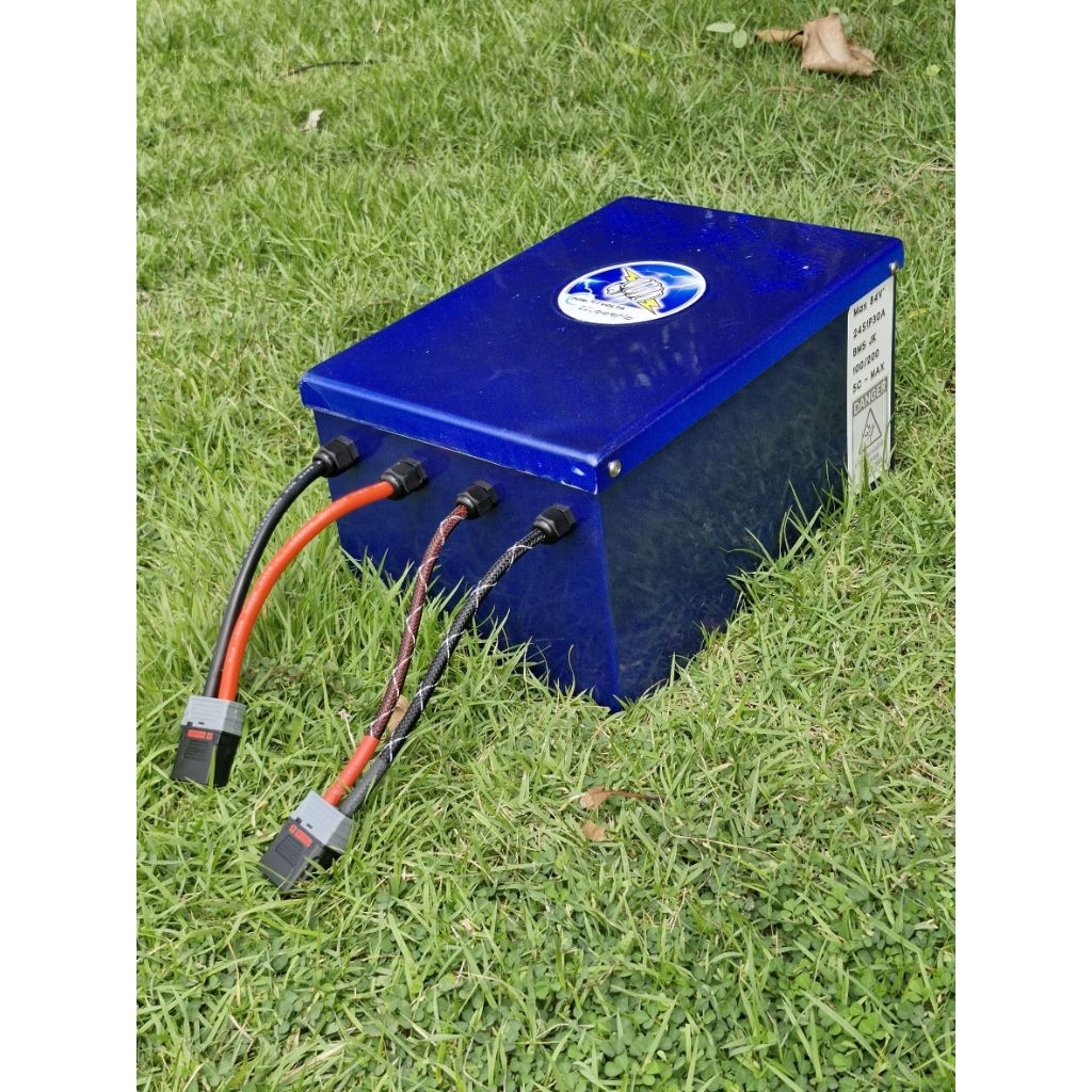 แบตลิเธียม 72V/15Ah  BMS100/200  ขนาด 15×20×17*  สำหรับมอเตอร์ไซด์ และจักรยานไฟฟ้า