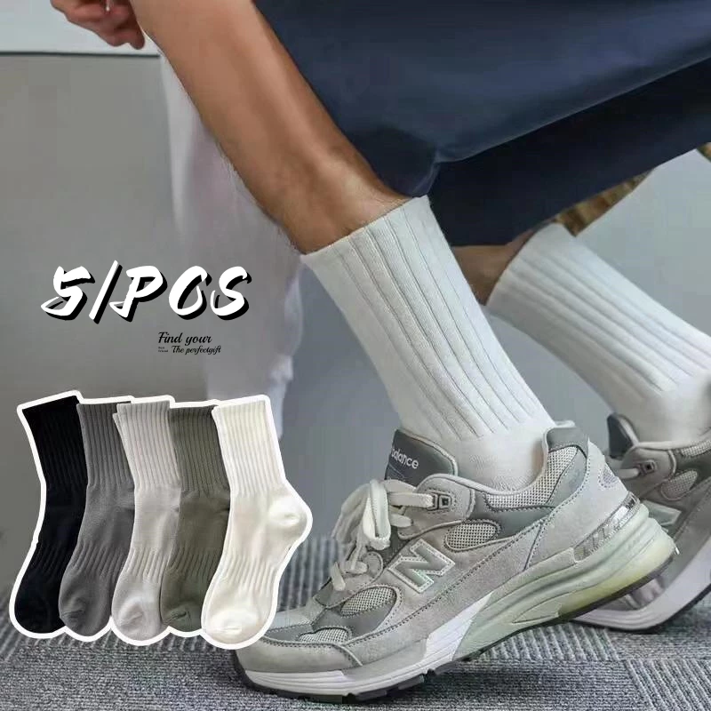 ถุงเท้าข้อกลางสำลอง สีพื้น สวมใส่สบาย ใส่ได้ทุกเพศ Korean fashion socks Cotton fashion socks for men and women