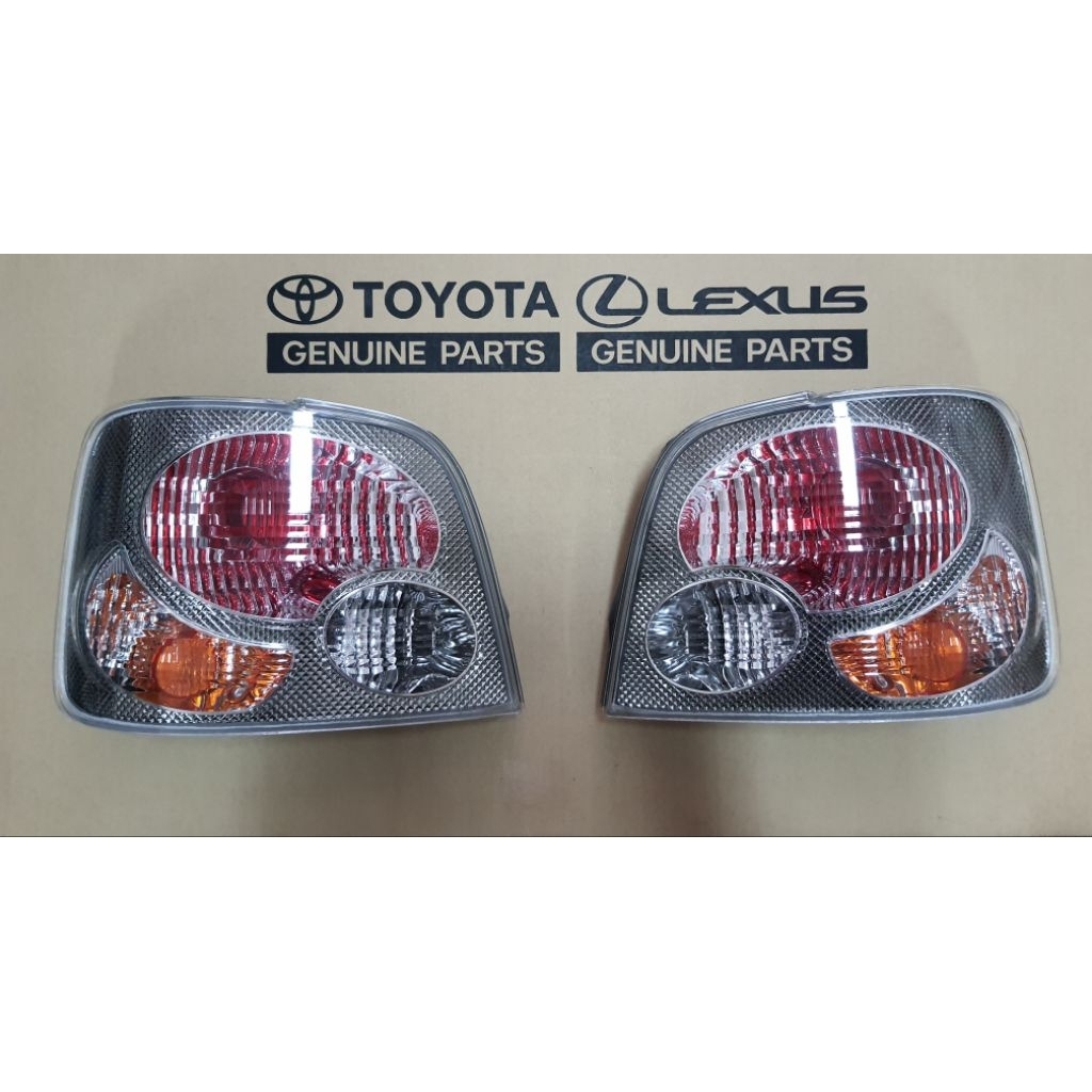 ไฟท้าย ของแท้ Toyota  Sport Rider D4D เลนส์ดำ พร้อมหลอด ขั้วหลอด ราคาต่อชิ้น
