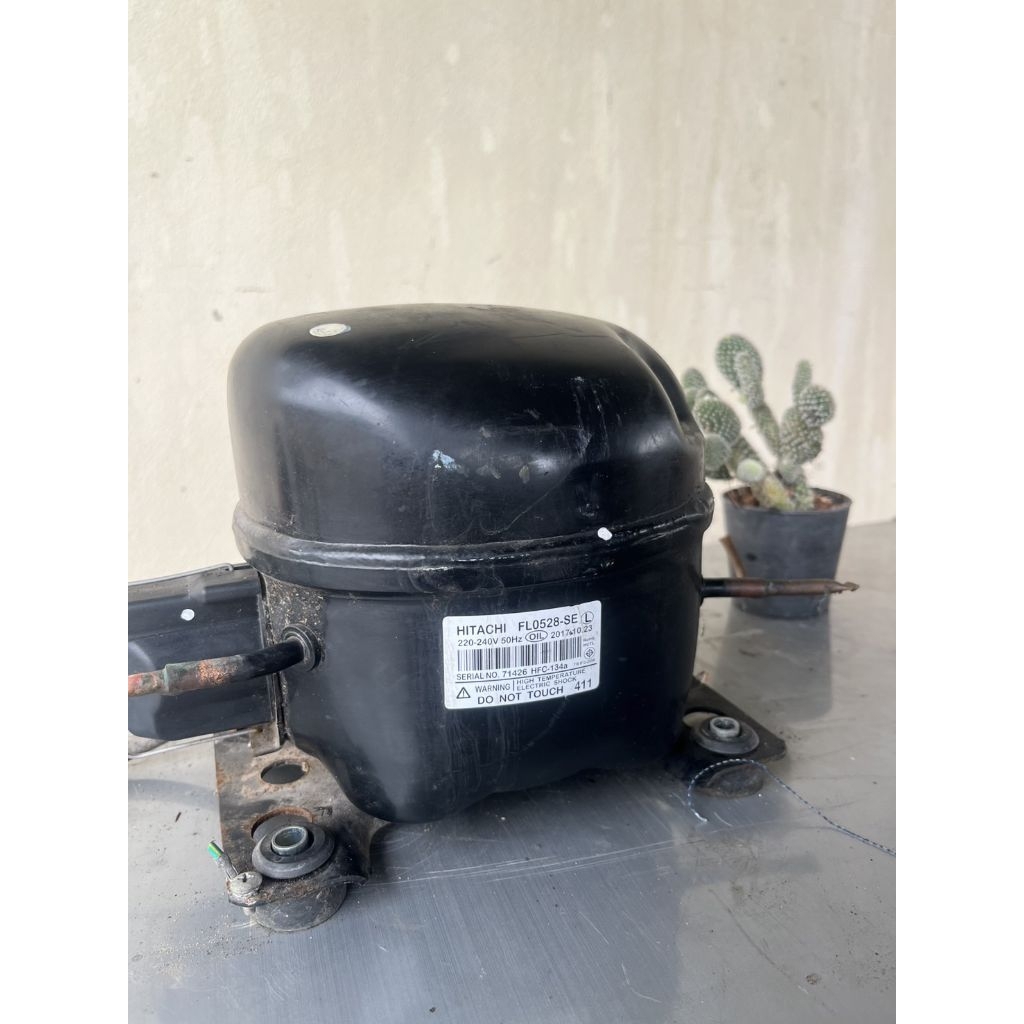 คอมเพรสเซอร์ตู้เย็นฮิตาชิ HITACHI รุ่นFL0528-SYน้ำยาHFC-134 ของแท้มือสอง
