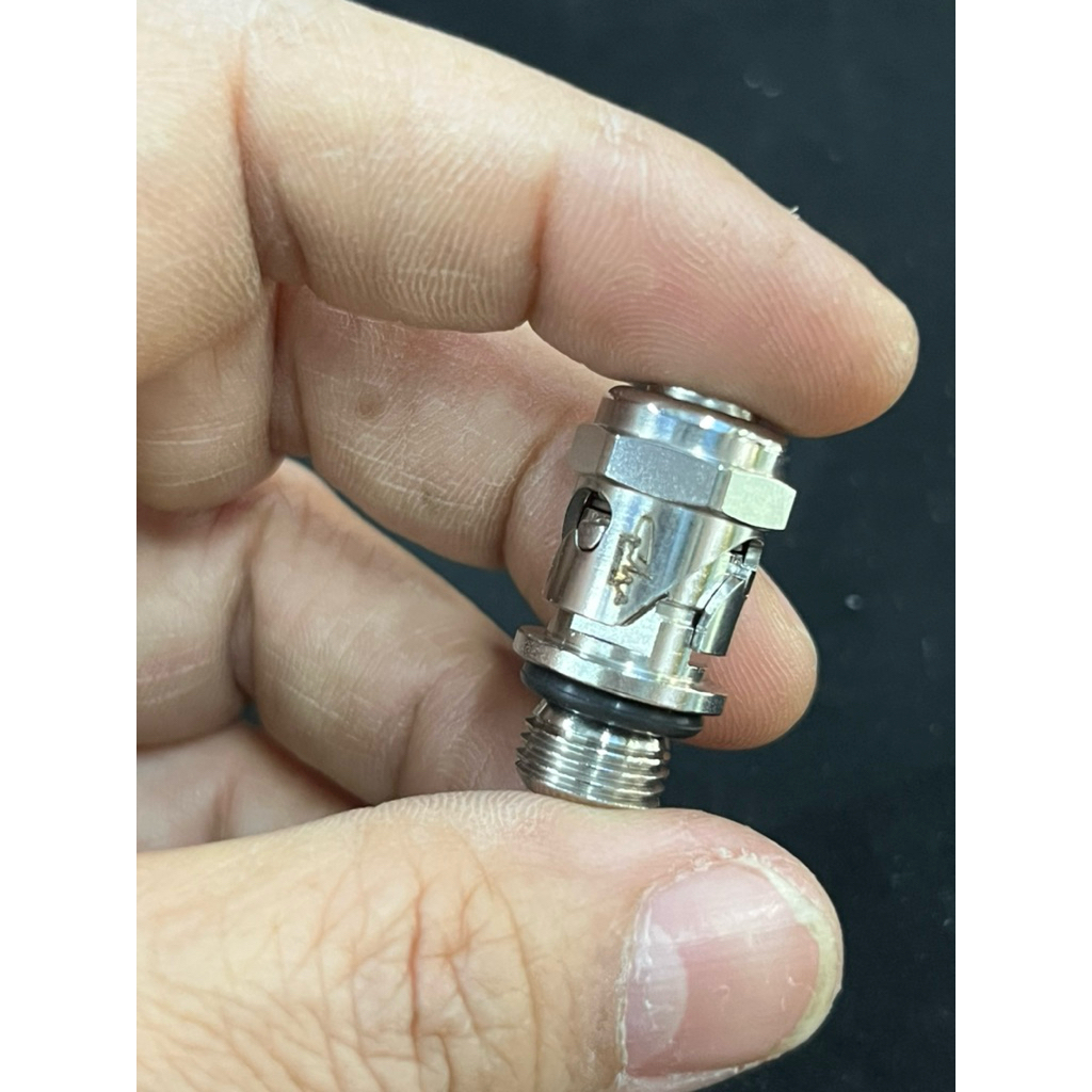 ไล่ลมแต่งเกลียว m 10 สำหรับปั๊มอิตาลีโลโก้ขาวปักข้าง 4 port แบรนด์gh-racing