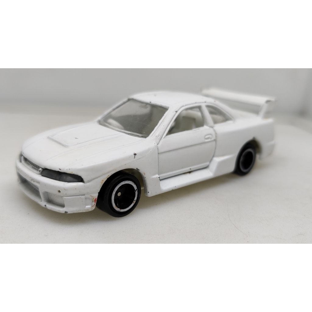 🟡🟡UN02 โมเดลรถเหล็ก TOMICA Nissan skyline GT-R R33