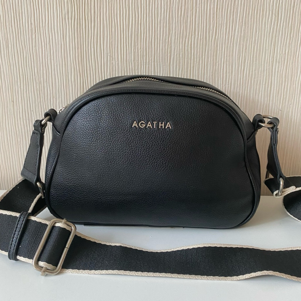 กระเป๋าสะพาย Agatha สีดำ