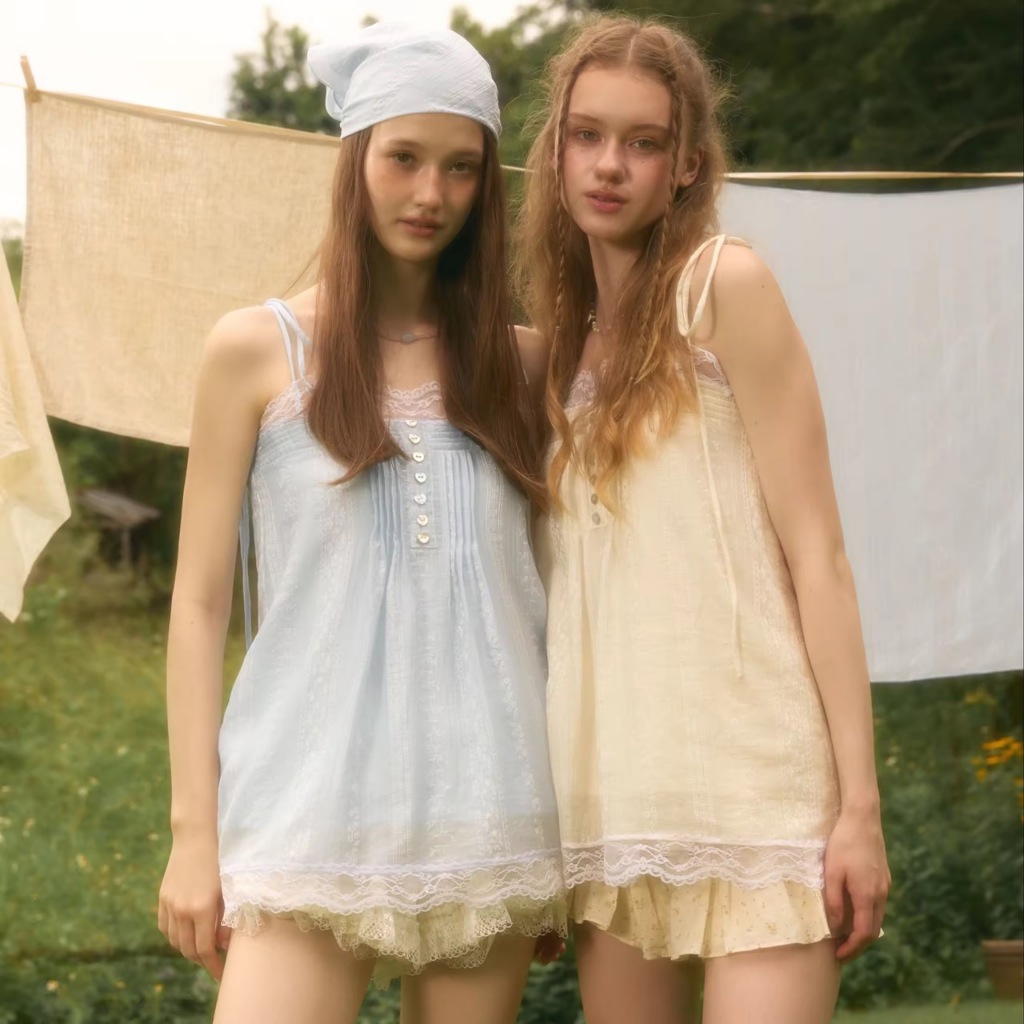 NEW👉🏼 miss gardenia lookbook etoile top🫧