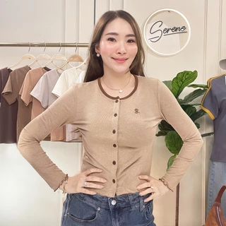 Serene's Choice เสื้อคอกลมแขนยาว รุ่น Lily ผ้าร่องเล็ก กุ๊นคอ มีกระดุมผ่าหน้า ชายลอน