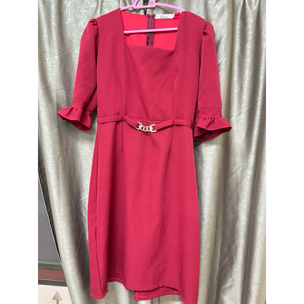❤️ชุดเดรสสีแดงสด จากเพจ Just girlie ป้ายติดไซส์ M ❤️