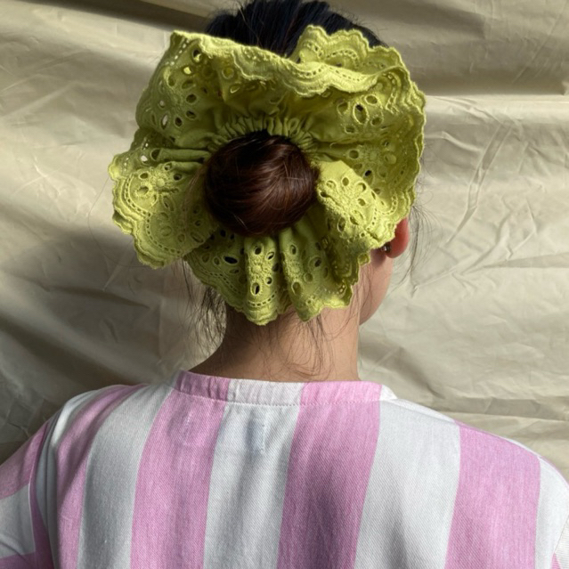 พร้อมส่งจากไทย!!Lace Scrunchie🥑🤍ยางรัดผมลูกไม้มี2สี เพิ่มลูกปัดได้