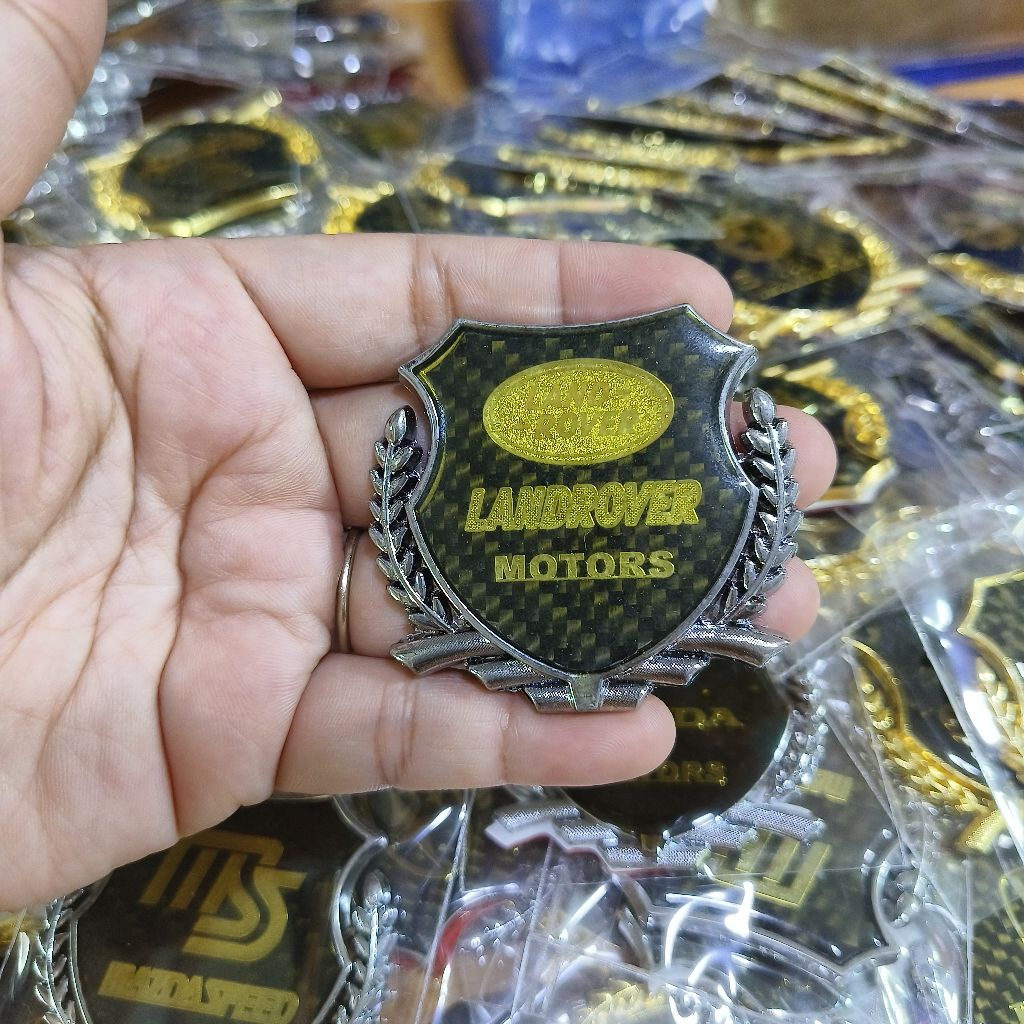 ลายเคฟล่า ส่งด่วนส่ง จากกรุงเทพ โลโก้ land rover สติ๊กเกอร์ บรรจุ 1 ชิ้น ขนาด5x5.5cm วัสดุเป็นโลหะ ส