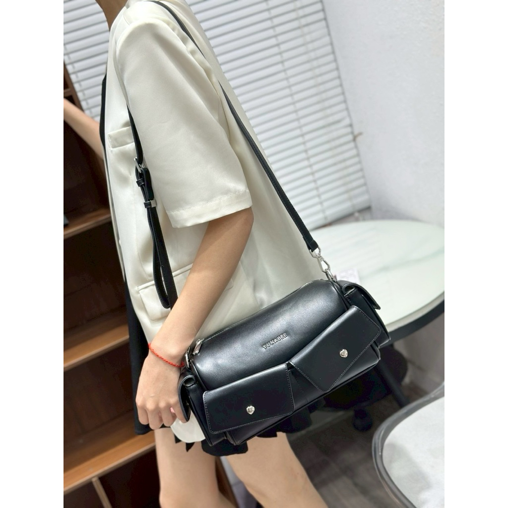 กระเป๋าYUNABEE 33619# กระเป๋าแบรนด์แท้💕 ขนาด10นิ้ว ทรง Baguette Bag ดีเทลกระเป๋าPUเนื้อดีทรงขนมปังฝรั่งเศส